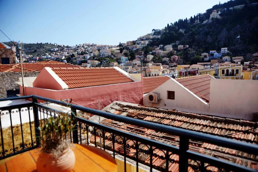 Mary's Dreams * Symi