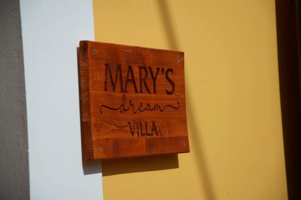 Mary's Dreams *